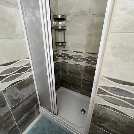 Designer Studio Sea View Long Beach Apartment